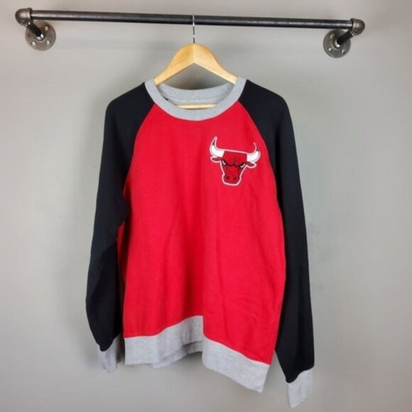 NBA U Chicago Bulls Men's Size XL Long Sleeve Red Sweater - Picture 1 of 8